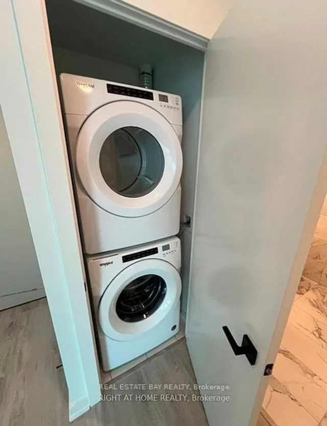 Additional image 12 of 327 King St Unit 4104