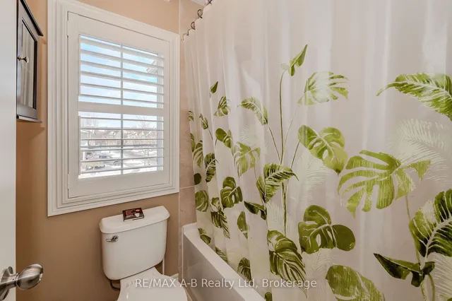 Additional image 29 of 252 Edgewater Cres