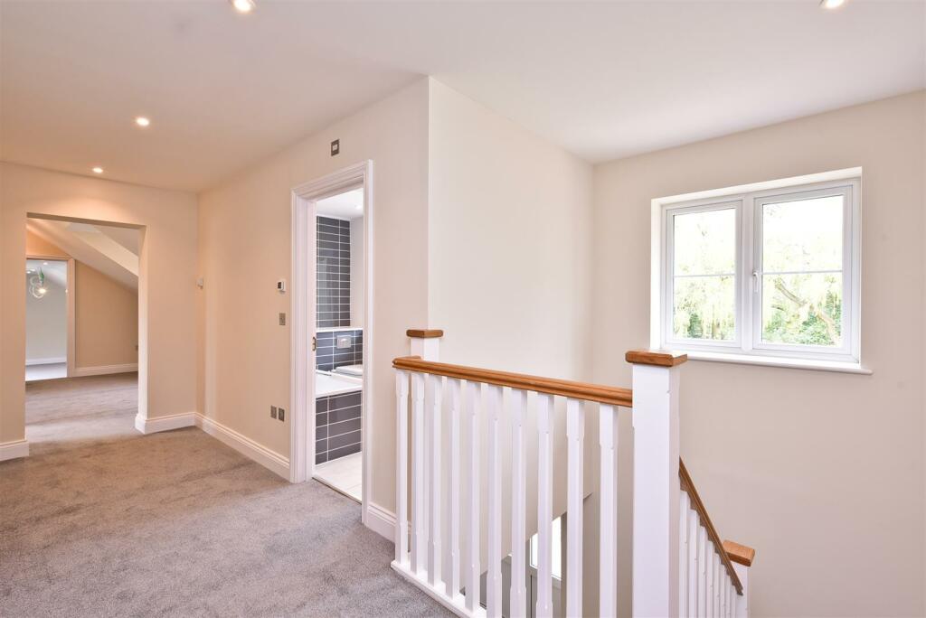 Additional image 9 of Lower Woodside, Brookmans Park, Hatfield