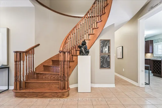 Additional image 25 of 32 Aristocrat Rd