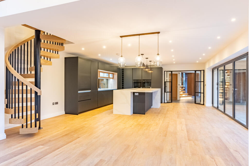 Additional image 6 of Oakridge, Drop Lane, Bricket Wood, St Albans, AL2