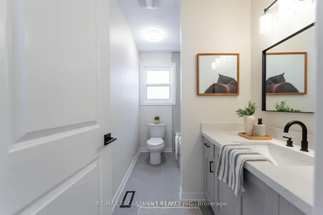 Additional image 19 of 29 Featherwood Cres