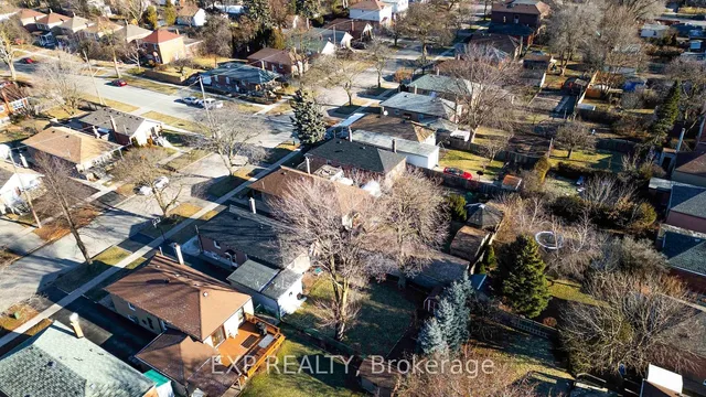 Additional image 35 of 17 Camrose Cres