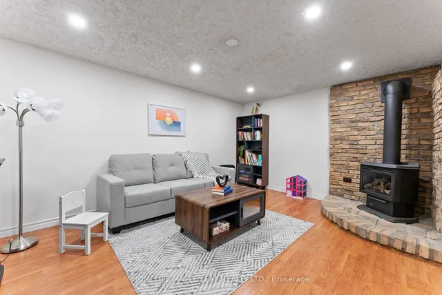 Additional image 25 of 73 Timberlane Cres