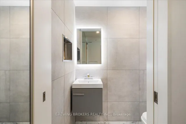 Additional image 11 of 629 King St W St Unit PH1411