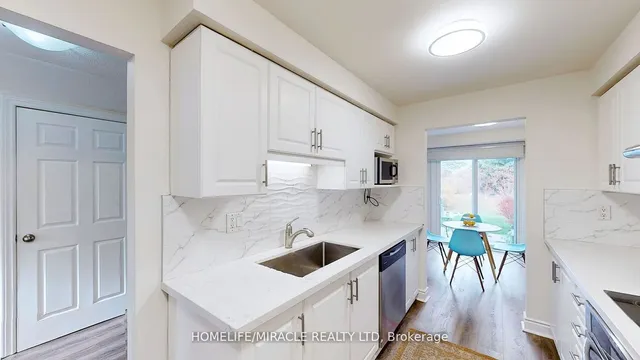 Additional image 10 of 284 RoyaISalisbury Way