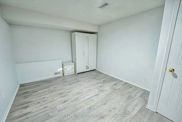 Additional image 34 of 21 Pioneer Ave