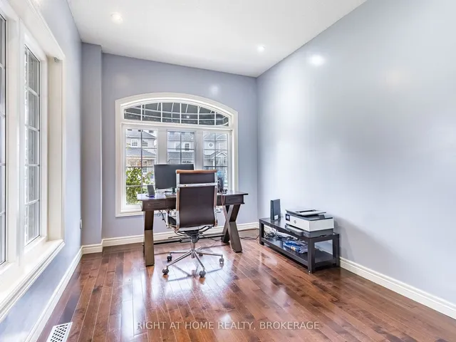 Additional image 6 of 1084 Holdsworth Cres