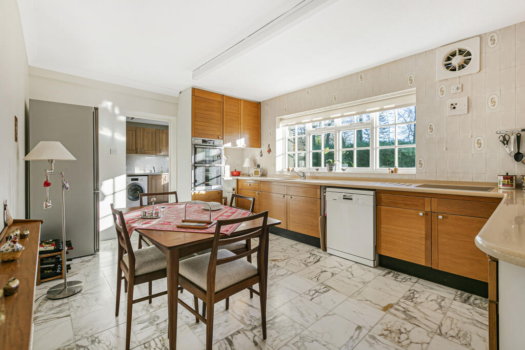 Additional image 6 of Badgers Walk, Tewin, AL6