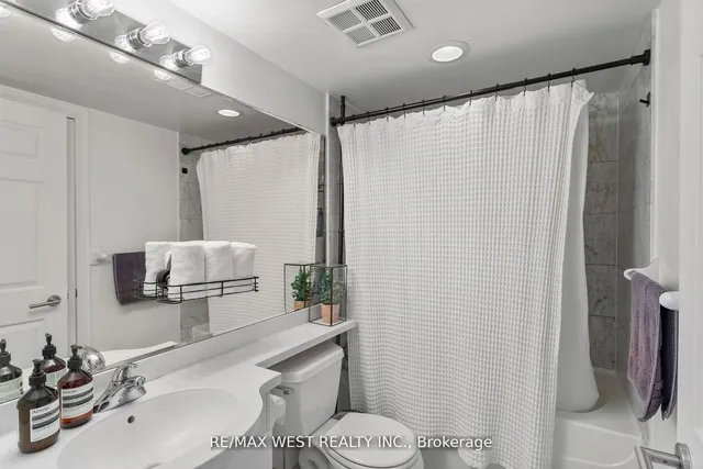 Additional image 17 of 763 Bay St Unit 3502