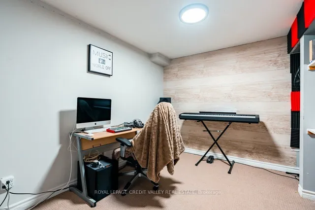 Additional image 29 of 75 Sandmere Ave