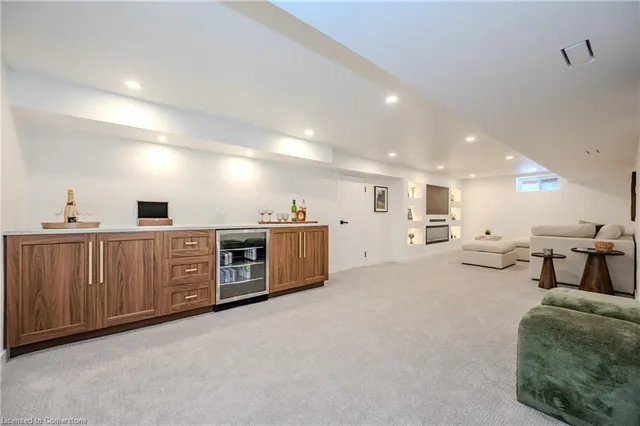 Additional image 31 of 586 Weber St