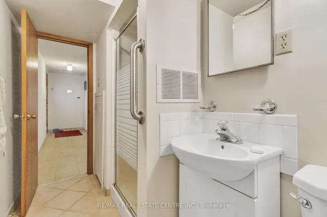 Additional image 34 of 19 Meadowland Gate