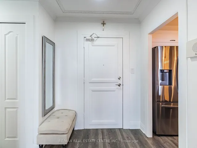 Additional image 3 of 716 The West Mall Unit 1111