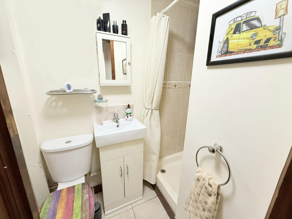 Additional image 8 of Hazeloak Road, Shirley