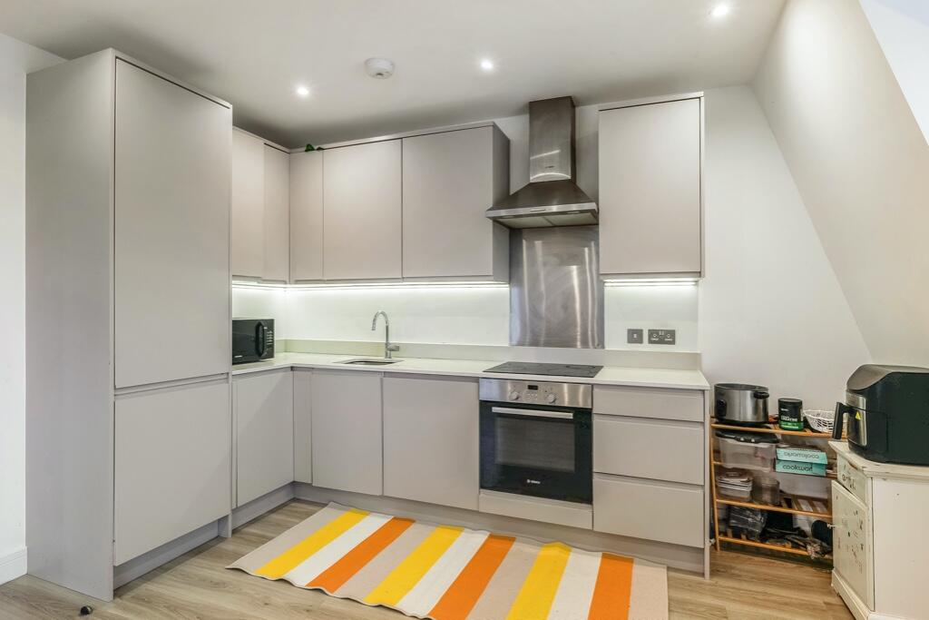 Additional image 11 of Stonehills, Welwyn Garden City, Hertfordshire, AL8