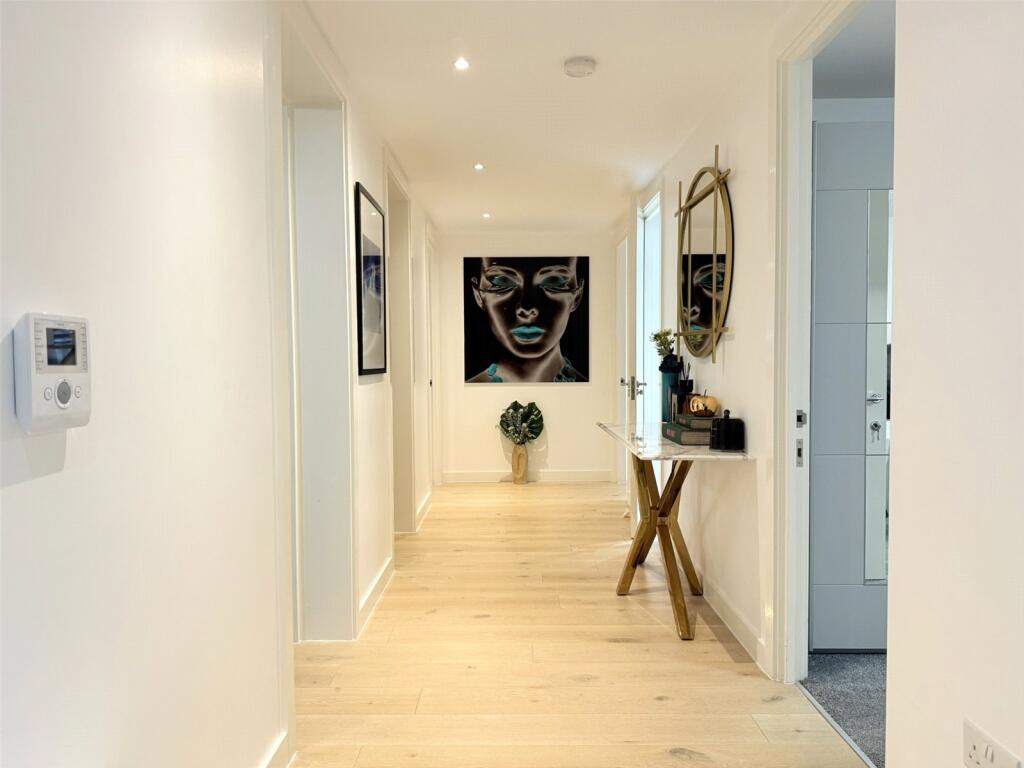 Additional image 16 of Georges Wood Road, Brookmans Park, AL9