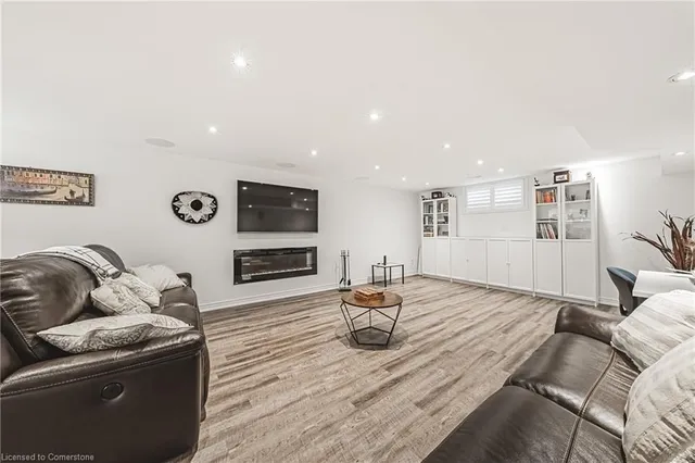 Additional image 26 of 1214 #8 Hwy