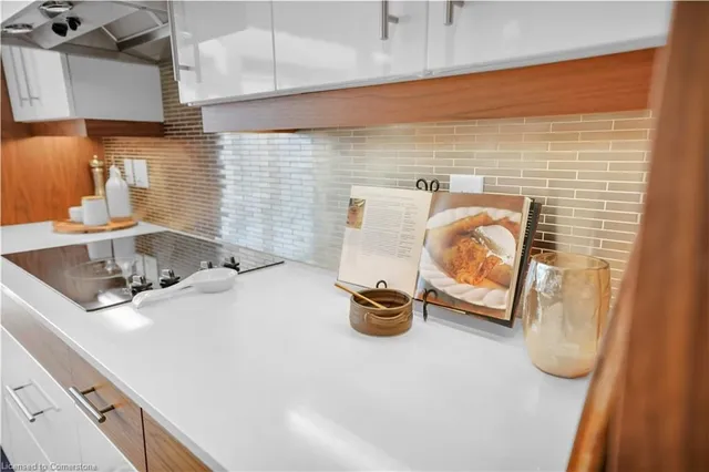 Additional image 14 of 112 Benton St Unit 707