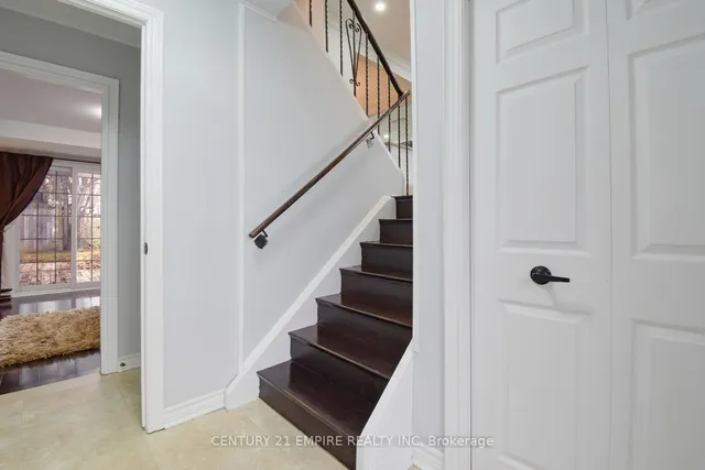 Additional image 4 of 29 Flowertown Ave Brampton Ave