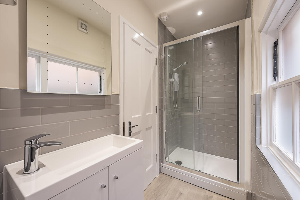 Additional image 7 of Upton Avenue, St Albans, Herts, AL3