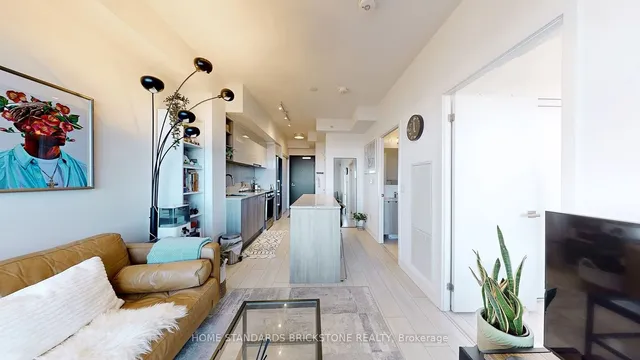 Additional image 4 of 31 Tippett Rd Unit 1005