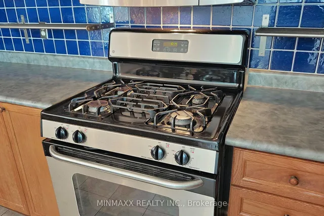 Additional image 16 of 1246 Mowat Lane