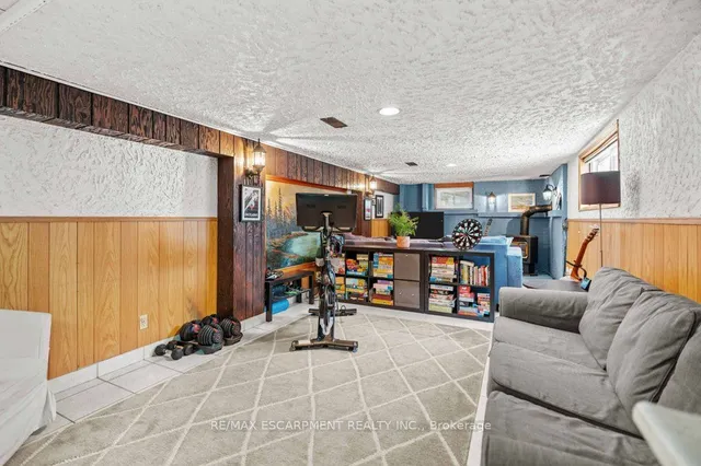 Additional image 27 of 42 Martin Rd