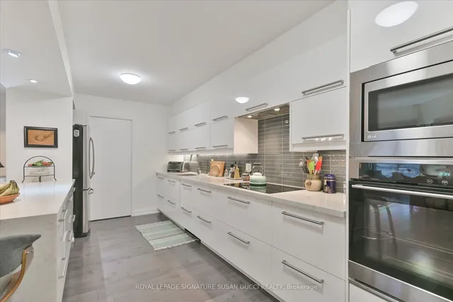 Additional image 11 of 130 Carlton St Unit 810