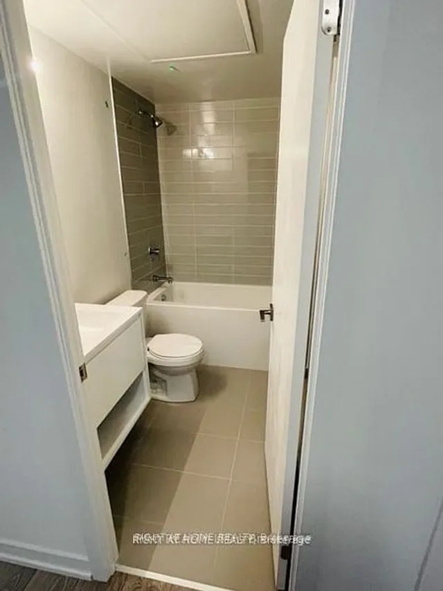 Additional image 32 of 159 Wellesley St Unit 406