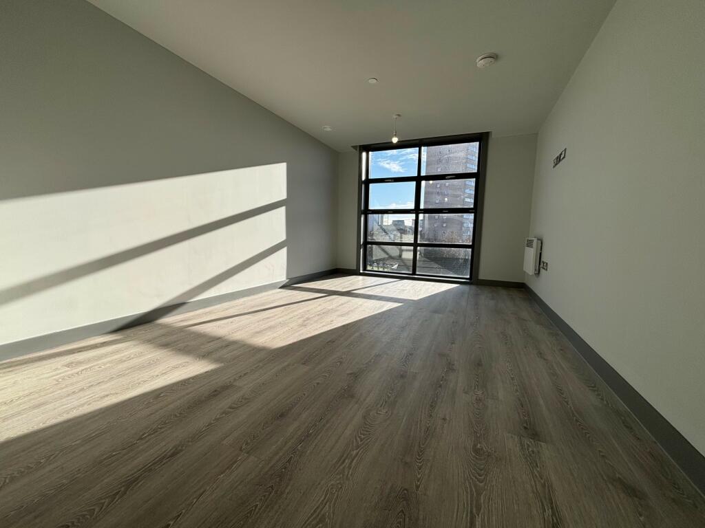 Additional image 2 of JQ Rise