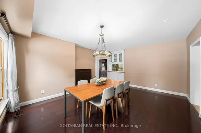 Additional image 16 of 11 Tudor Gate