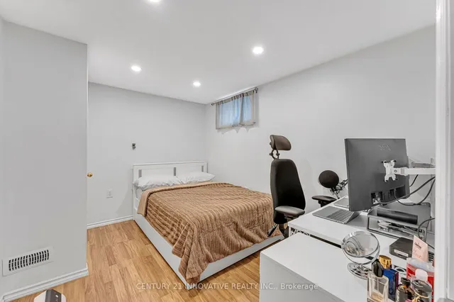 Additional image 20 of 39 Delena Ave