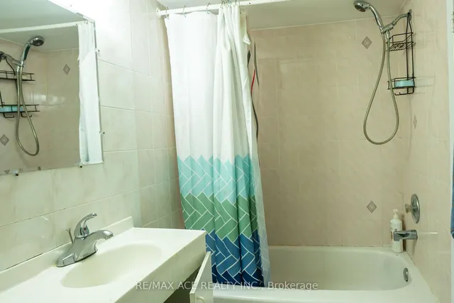 Additional image 28 of 47 John Stoner Dr