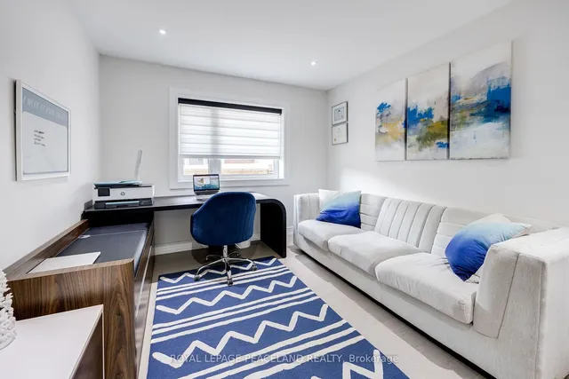 Additional image 20 of 38 Farmcrest Dr