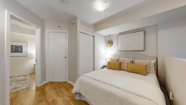 Additional image 27 of 38 Western Battery Rd Unit 612