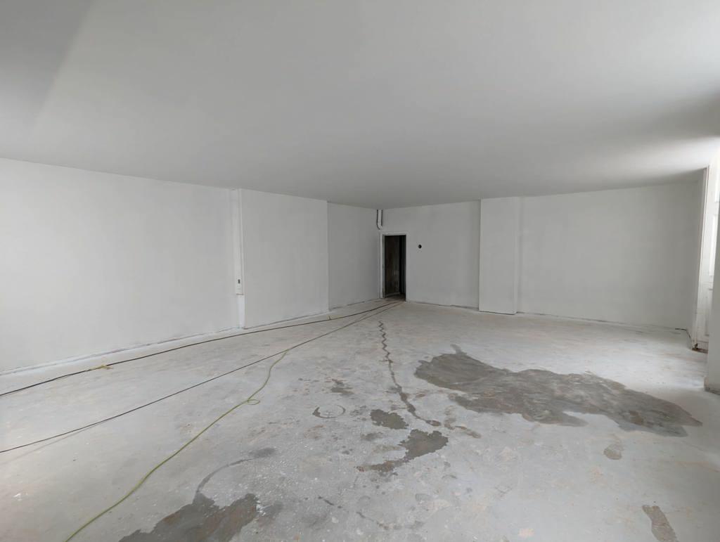 Additional image 3 of 32 Market Place, Warminster, Wiltshire