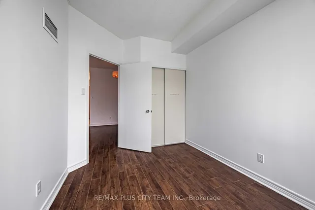 Additional image 15 of 600 Queens Quay Unit SPH07