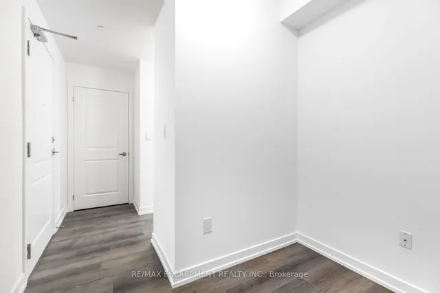 Additional image 9 of 470 Dundas St Unit 214