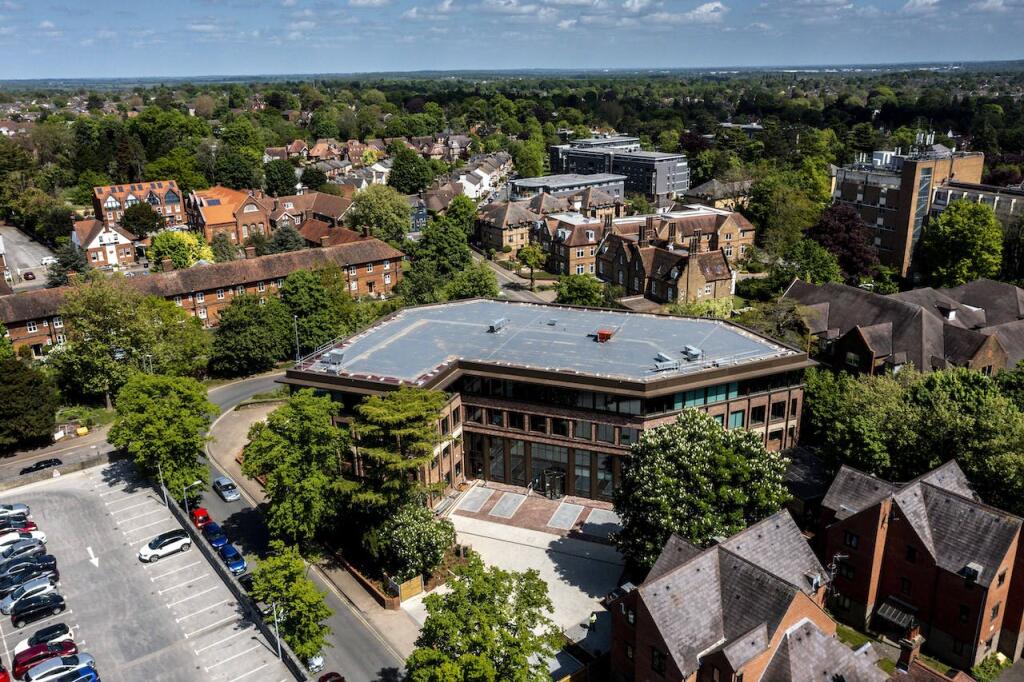 Additional image 10 of 10 Bricket Road, St Albans, St Albans, AL1 3JX