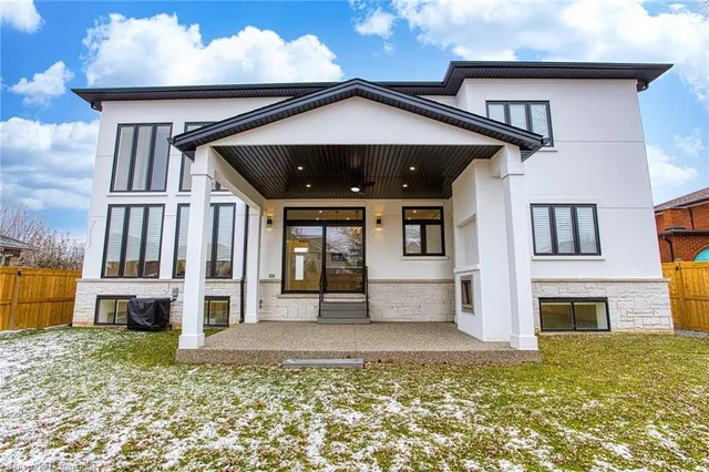 Additional image 39 of 67 Creanona Blvd