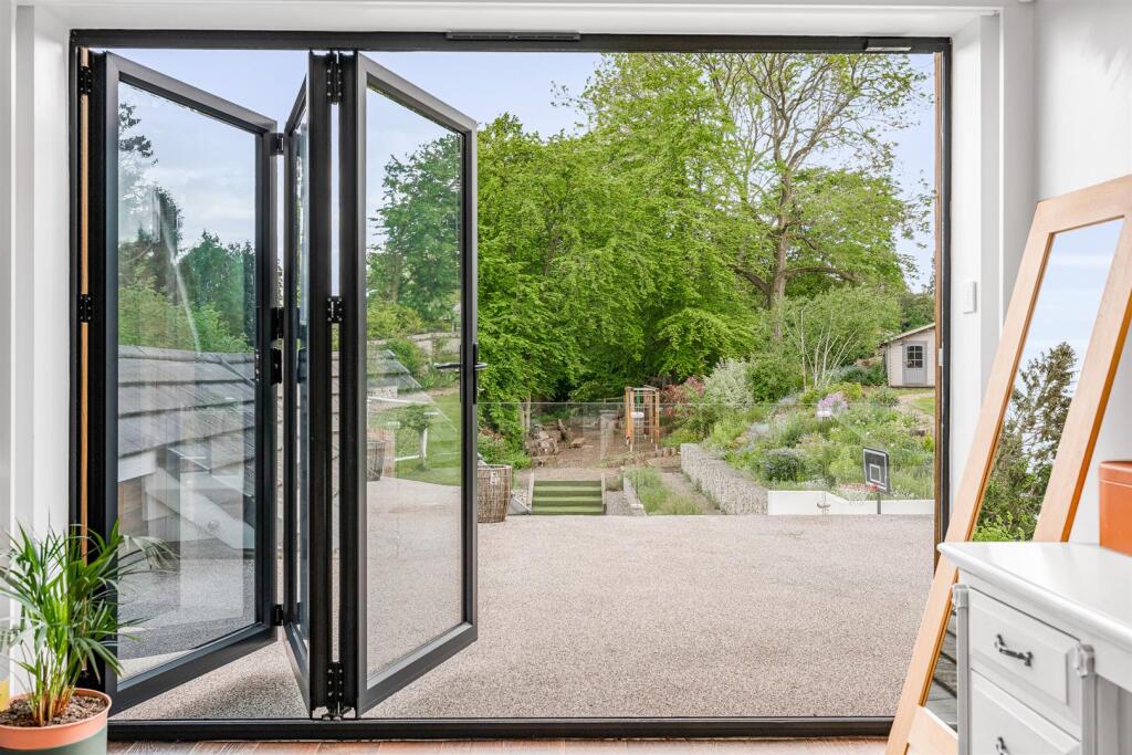 Additional image 11 of The Avenue, Welwyn