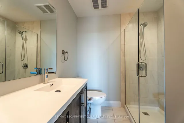 Additional image 21 of 1 Redfern Ave Unit 329