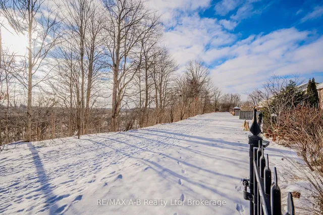 Additional image 10 of 252 Edgewater Cres