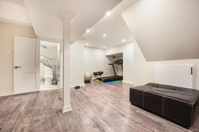 Additional image 22 of 1521 Ealing Crt