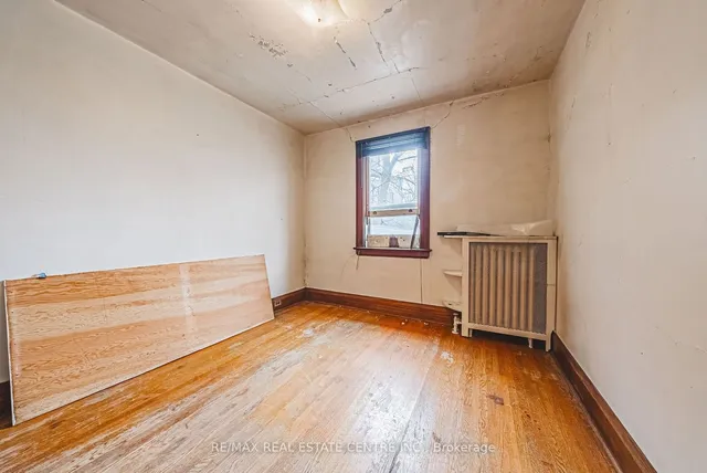 Additional image 19 of 8 MAIN St