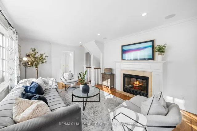 Additional image 19 of 218 Yonge Blvd