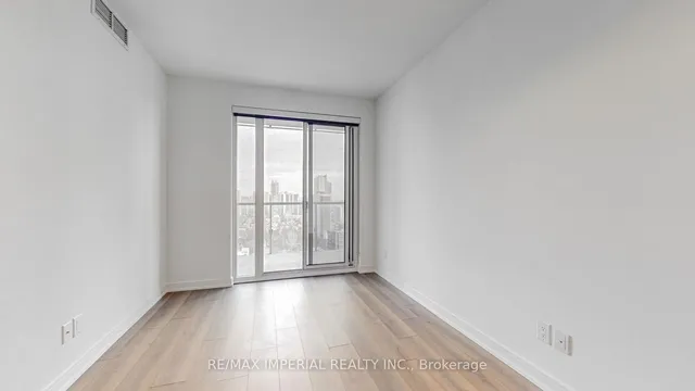 Additional image 15 of 3 Gloucester St Unit 2706