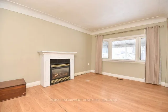 Additional image 7 of 160 Rosedale Ave