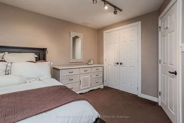 Additional image 34 of 4098 Montrose Cres